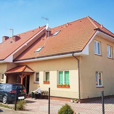 ホームステイ Sofia ジブヌベク